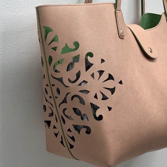 Signature Collection Pale peach vegan leather handbag Preowned - Picture 3 of 9